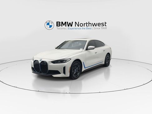 Used 2023 BMW i4 eDrive35 w/ Premium Package RWD image 9