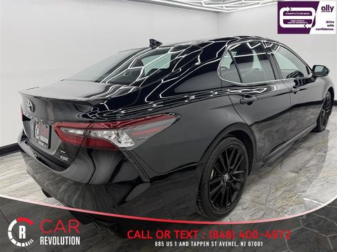 Used 2023 Toyota Camry XSE image 4