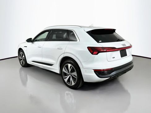 Used 2024 Audi Q8 e-tron Premium Plus AWD/4WD image 5