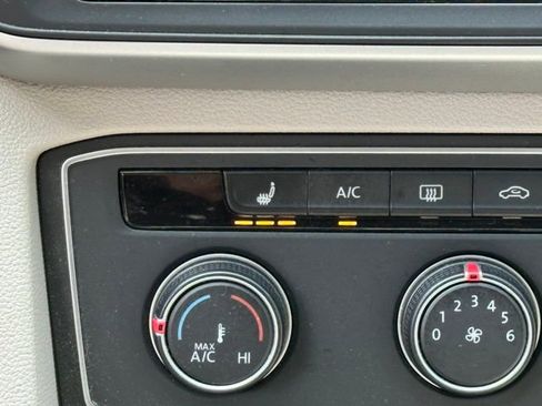 Certified 2023 Volkswagen Atlas SE FWD image 29