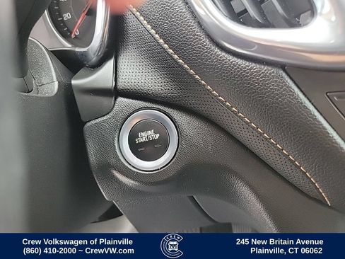 Used 2018 Chevrolet Equinox Premier AWD/4WD image 42