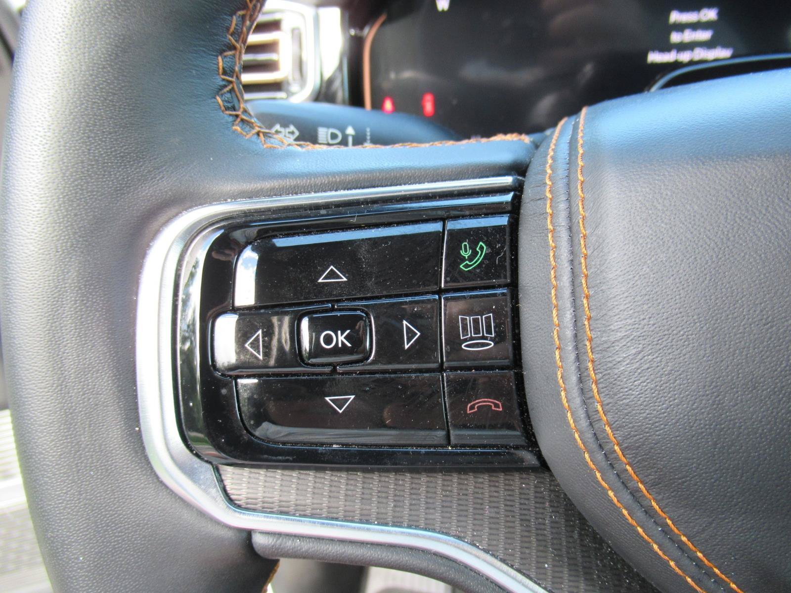 Used 2025 Jeep Grand Wagoneer Series III w/ Rear Seat Video Group 1 AWD/4WD image 28