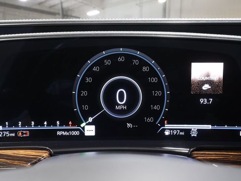 Used 2023 Cadillac Escalade Luxury AWD/4WD image 11