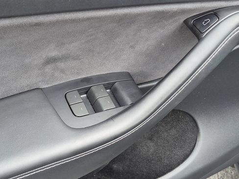 Used 2024 Tesla Model Y Long Range AWD/4WD image 15