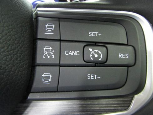 Used 2023 Jeep Wagoneer L Series III w/ Premium Group I AWD/4WD image 28