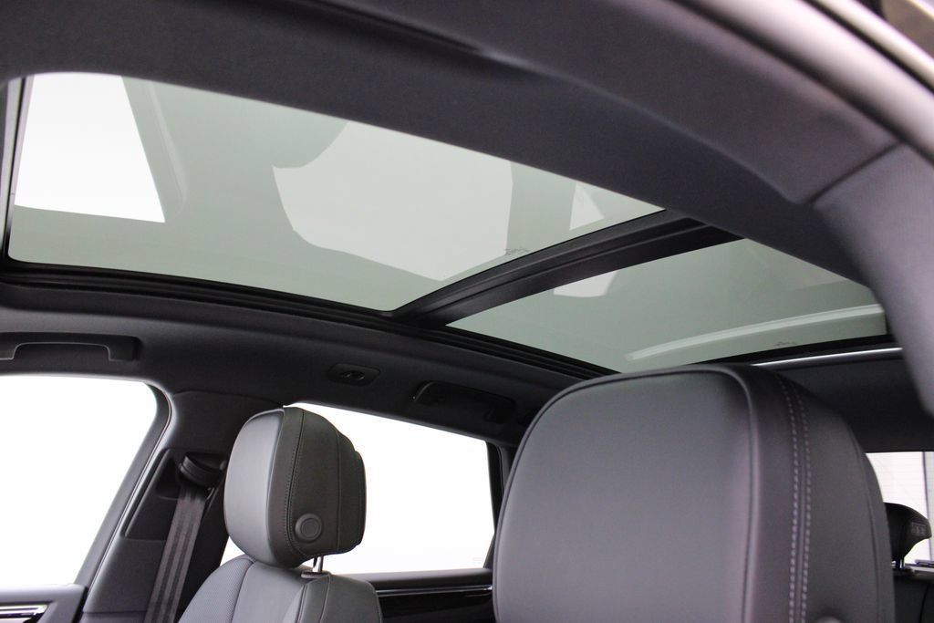 Used 2025 Porsche Macan S AWD/4WD image 21