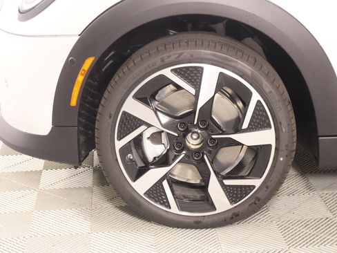 New 2026 MINI Cooper 2-Door Hardtop FWD image 16