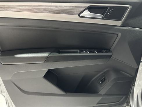 Certified 2020 Volkswagen Atlas Cross Sport SE w/ Panoramic Sunroof Package image 38