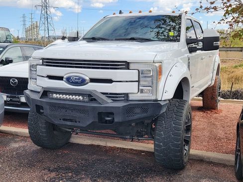 Used 2019 Ford F250 Lariat w/ Lariat Ultimate Package AWD/4WD image 4