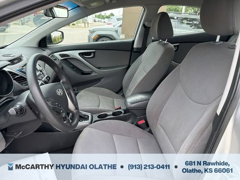 Used 2015 Hyundai Elantra SE w/ Option Group 02 FWD image 4