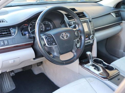 Used 2012 Toyota Camry XLE FWD image 14