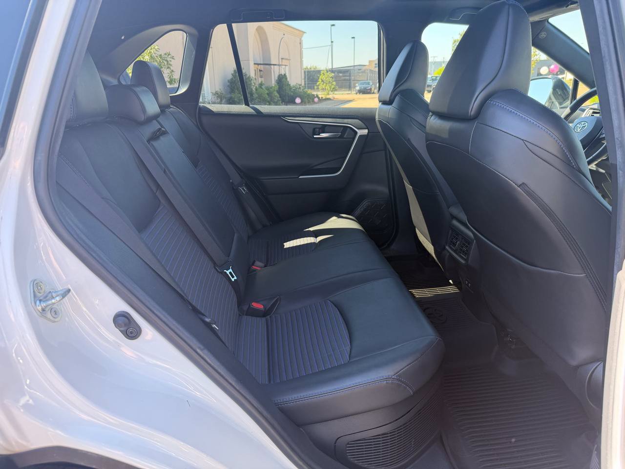 Used 2021 Toyota RAV4 XSE AWD/4WD image 15