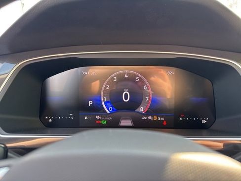 Used 2024 Volkswagen Tiguan Wolfsburg Edition image 13