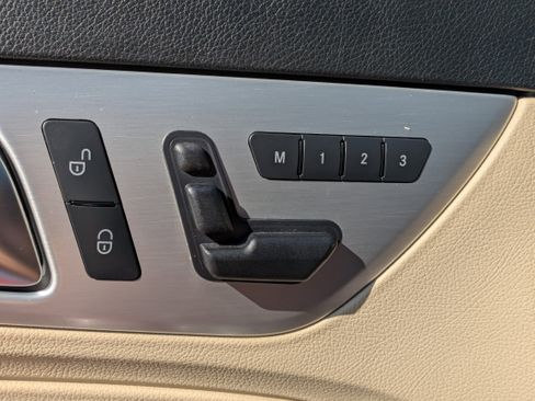 Used 2013 Mercedes-Benz SLK 250 image 20