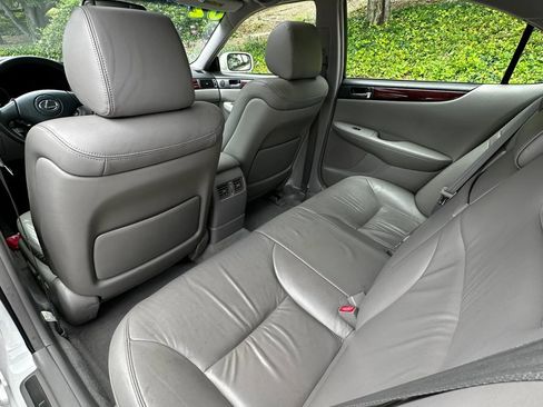 Used 2002 Lexus ES 330 FWD image 21