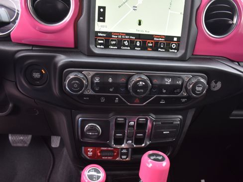 Used 2022 Jeep Wrangler Unlimited Rubicon w/ Cold Weather Group image 20