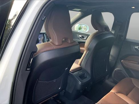 Used 2023 Volvo XC60 B5 Plus w/ Climate Package AWD/4WD image 22