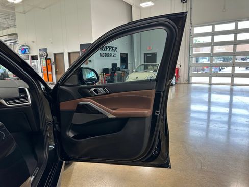 Used 2023 BMW X6 M50i AWD/4WD image 46