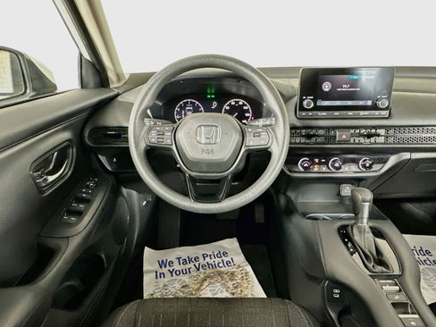 Used 2024 Honda HR-V LX image 20