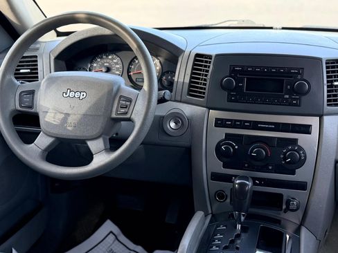 Used 2005 Jeep Grand Cherokee Laredo AWD/4WD image 7