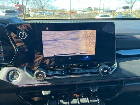 Used 2023 Chevrolet Colorado Z71 w/ Z71 Convenience Package 2 image 35