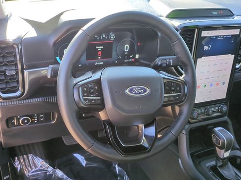 Used 2025 Ford Ranger Lariat w/ Black Appearance Package image 16