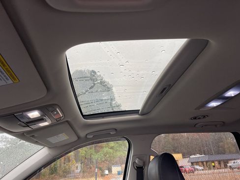 Certified 2024 Kia Telluride S w/ S Sunroof Package image 21