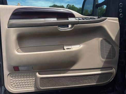 Used 2002 Ford Excursion Limited RWD image 7