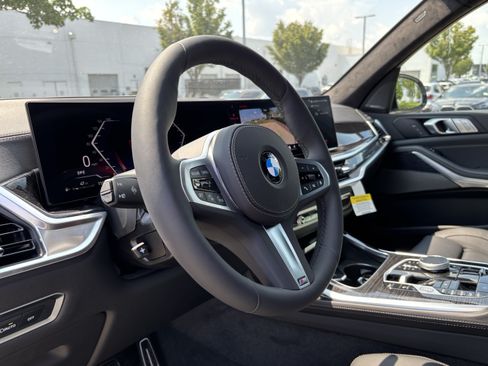 New 2027 BMW X7 xDrive40i w/ M Sport Package AWD/4WD image 17