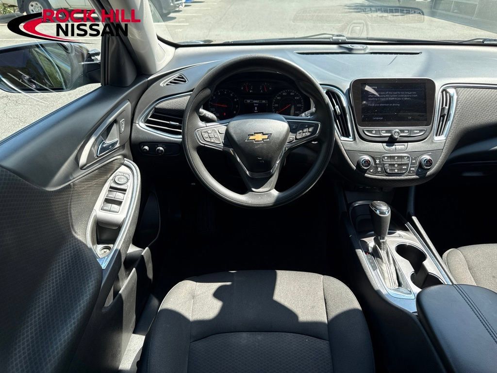Used 2020 Chevrolet Malibu LT FWD image 36