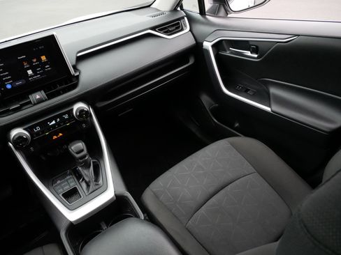 Certified 2025 Toyota RAV4 XLE AWD/4WD image 11