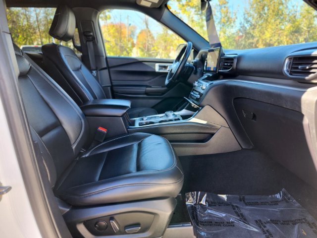 Certified 2020 Ford Explorer XLT w/ Equipment Group 202A AWD/4WD image 11