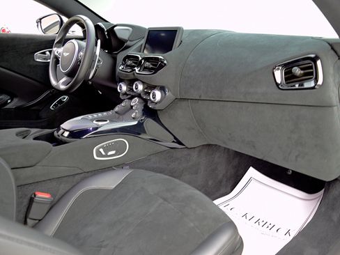 Used 2019 Aston Martin V8 Vantage Coupe image 34