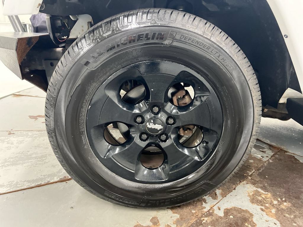 Used 2017 Jeep Wrangler Sport AWD/4WD image 25