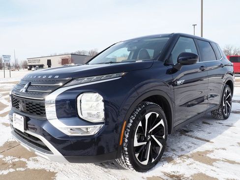 Used 2024 Mitsubishi Outlander 4WD Plug-In Hybrid image 9
