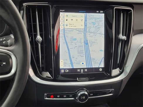 Used 2024 Volvo S60 B5 Core image 22