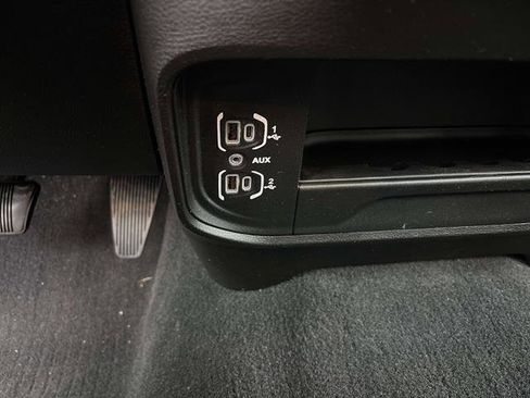 Used 2022 RAM 3500 Tradesman image 23