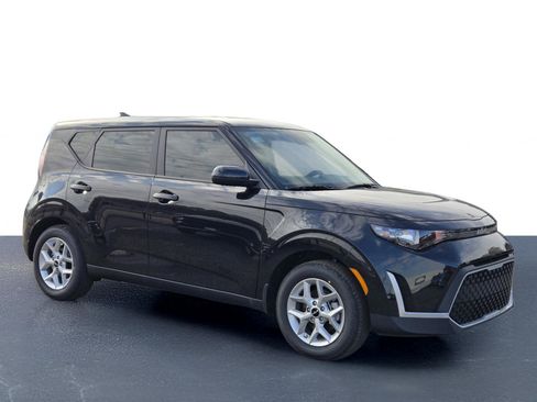 New 2025 Kia Soul LX image 5