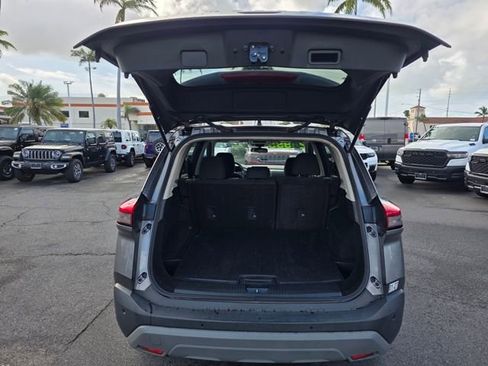 Used 2023 Nissan Rogue S image 11