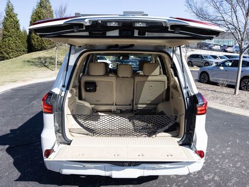 Used 2020 Lexus LX 570 4WD w/ Luxury Package image 52