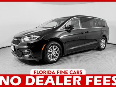 Used 2024 Chrysler Pacifica Touring-L