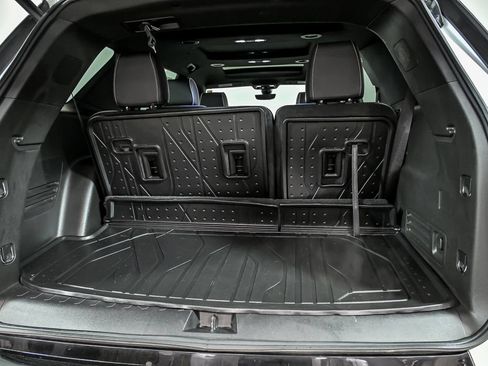 Used 2023 Chevrolet Traverse Premier w/ Redline Edition AWD/4WD image 9