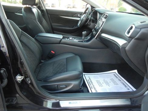 Used 2016 Nissan Maxima SR image 37