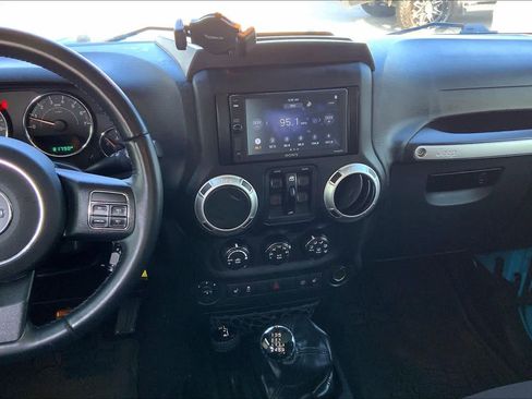 Certified 2017 Jeep Wrangler Unlimited Sahara w/ Dual Top Group image 7