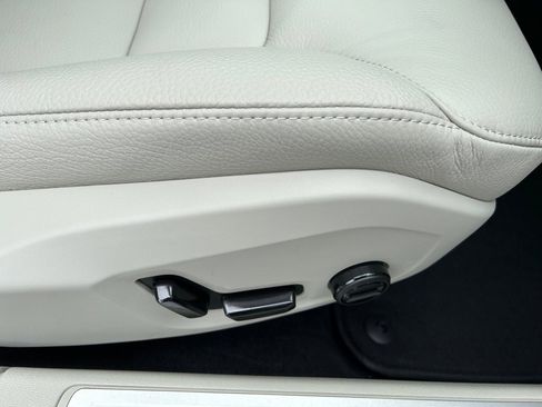 Certified 2025 Volvo V60 B5 Cross Country Plus image 22