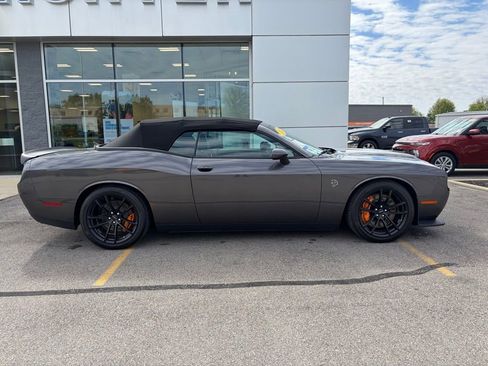 Used 2023 Dodge Challenger SRT Hellcat RWD image 36