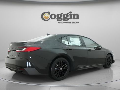 New 2026 Toyota Camry SE FWD image 17