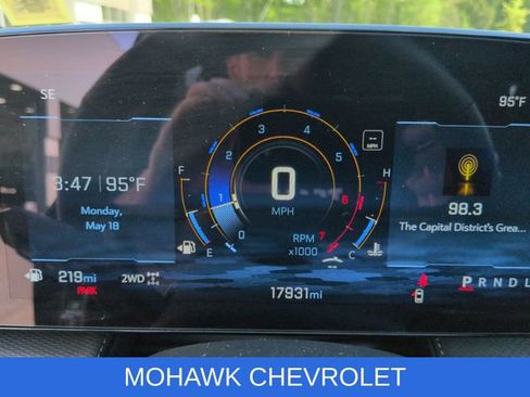 Certified 2025 Chevrolet Equinox LT w/ Safety and Technology Package AWD/4WD image 13