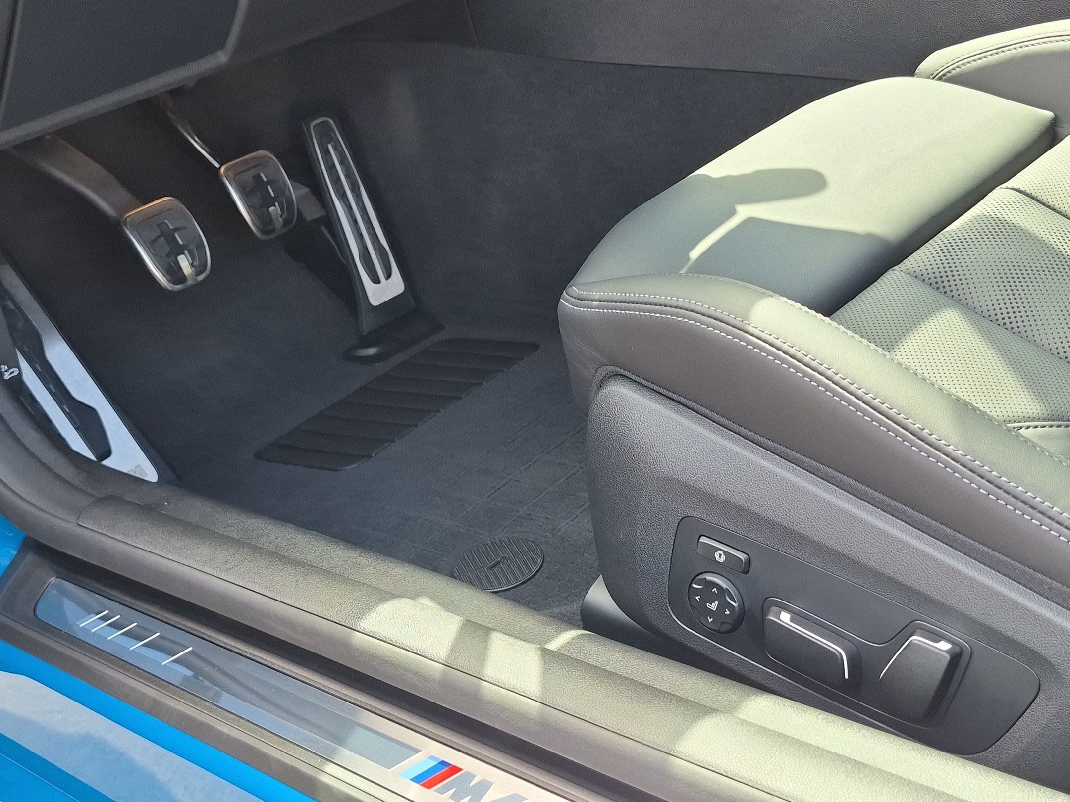 Used 2026 BMW M4 Coupe w/ Executive Package RWD image 17