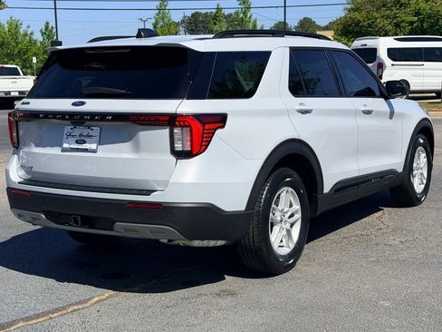 New 2026 Ford Explorer Active RWD image 4